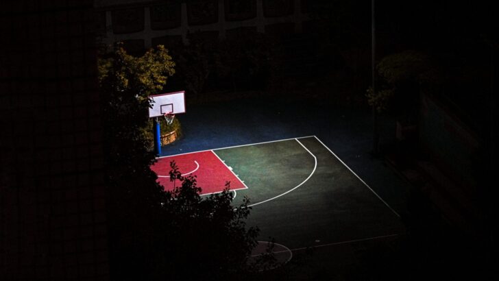 The Best Ways to Play Basketball in the Dark and at Night