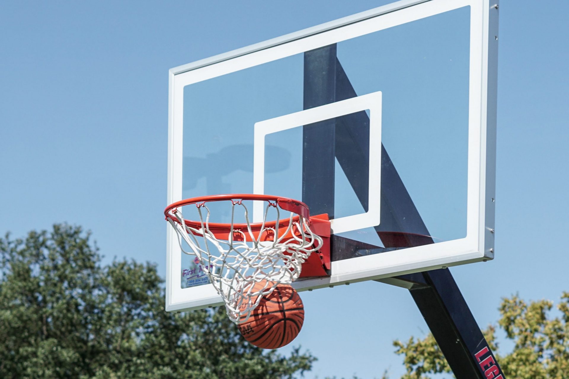 Best Spalding Basketball Hoops to Buy in 2022